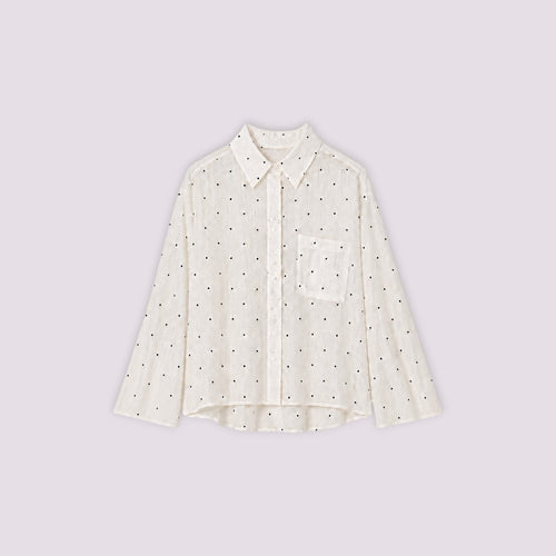 Chemise Sirlab écrue à pois noirs, coupe ample et fluide avec manches larges et poche poitrine.